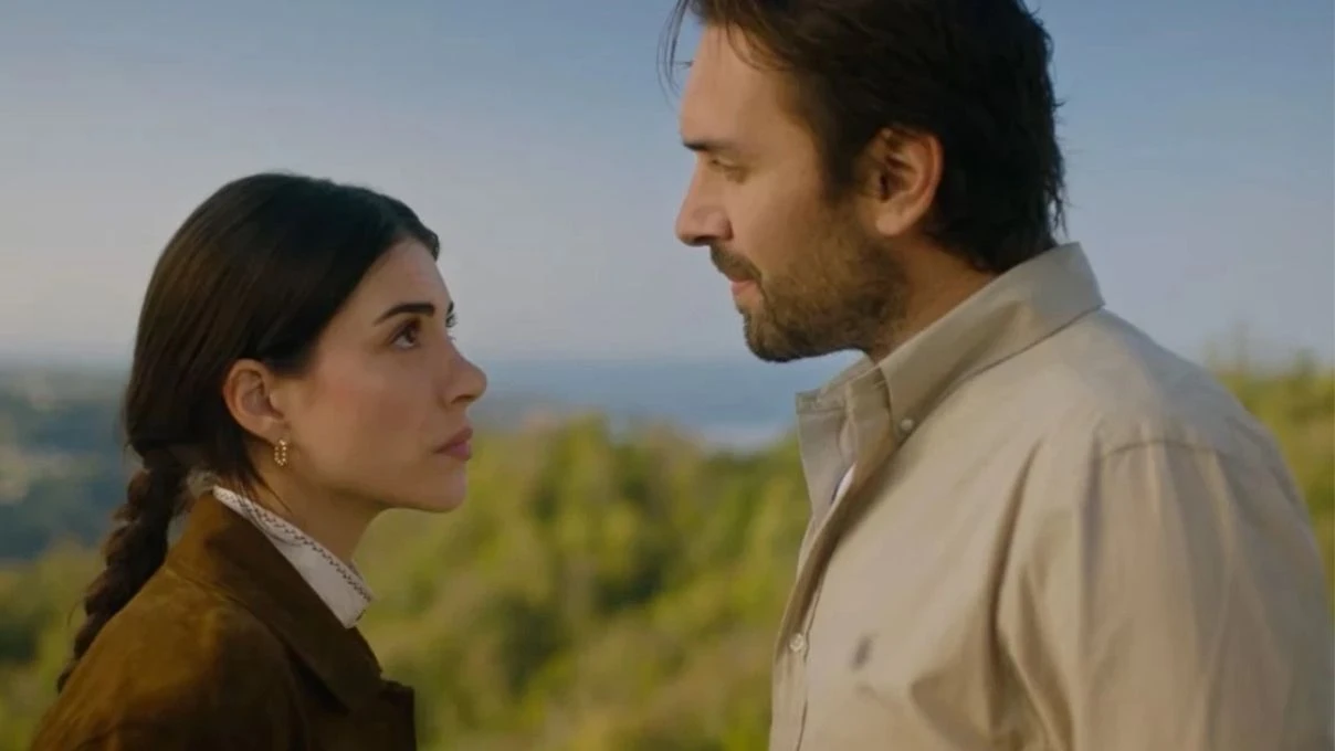 Afra Saraçoğlu’ndan Taşacak Bu Deniz yorumu! Ünlü isim favori dizisini açıkladı 5 Afra Saraçoğlu’ndan Taşacak Bu Deniz yorumu! Ünlü isim favori dizisini açıkladı