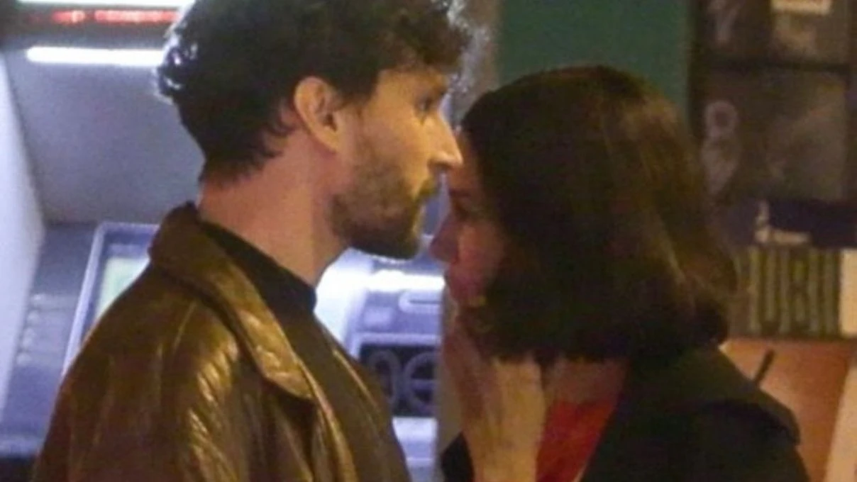 Ahu Yağtu kendinden yaşça küçük sevgilisi Bora Cengiz ile ilk kez görüntülendi! 