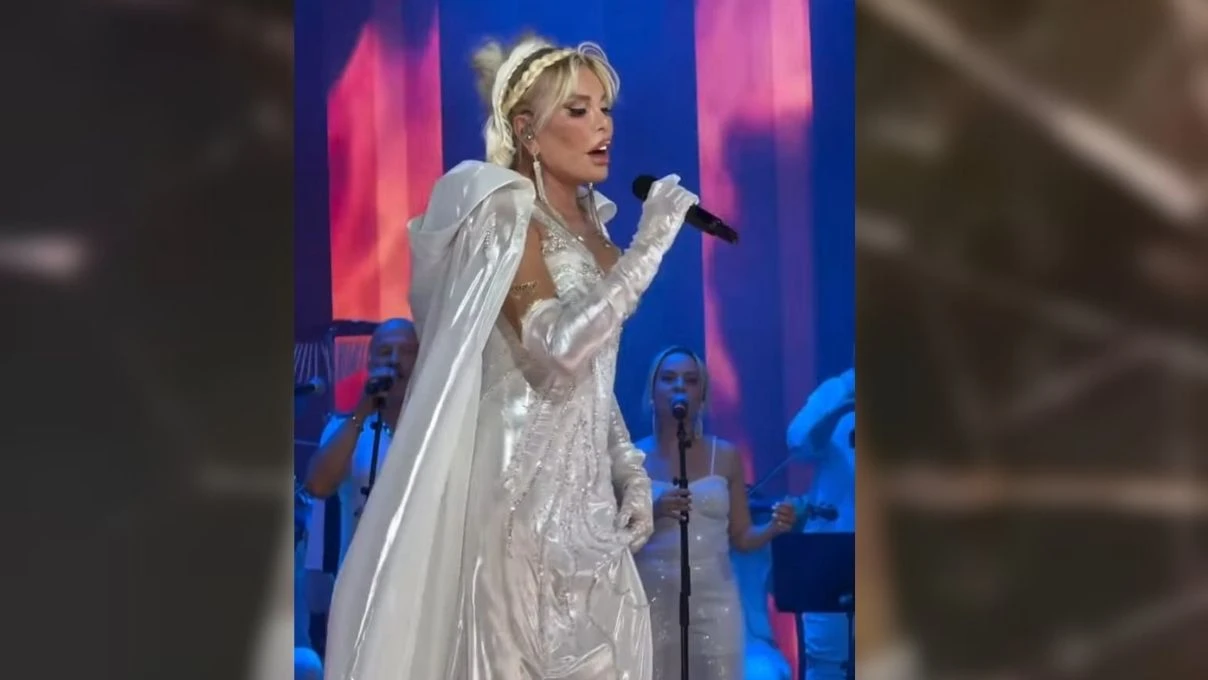 ajda pekkan harbiye konserinde sahneyi terk etti