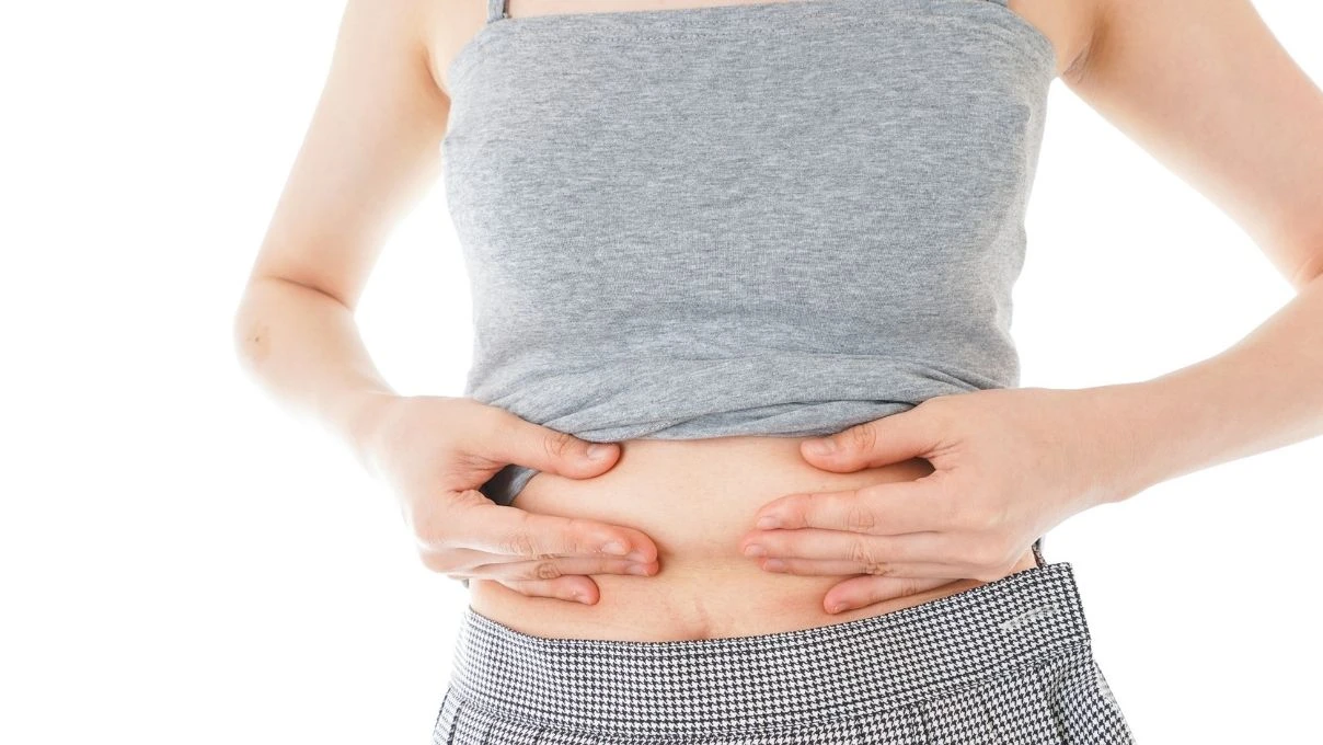 Alt karnı eritmek imkânsız değil! Kanepede uzanarak yapacağınız hareketler 4 Alt karnı eritmek imkânsız değil! Kanepede uzanarak yapacağınız hareketler