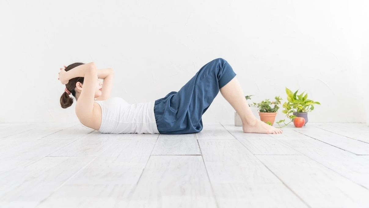 Alt karnı eritmek imkânsız değil! Kanepede uzanarak yapacağınız hareketler 10 Alt karnı eritmek imkânsız değil! Kanepede uzanarak yapacağınız hareketler