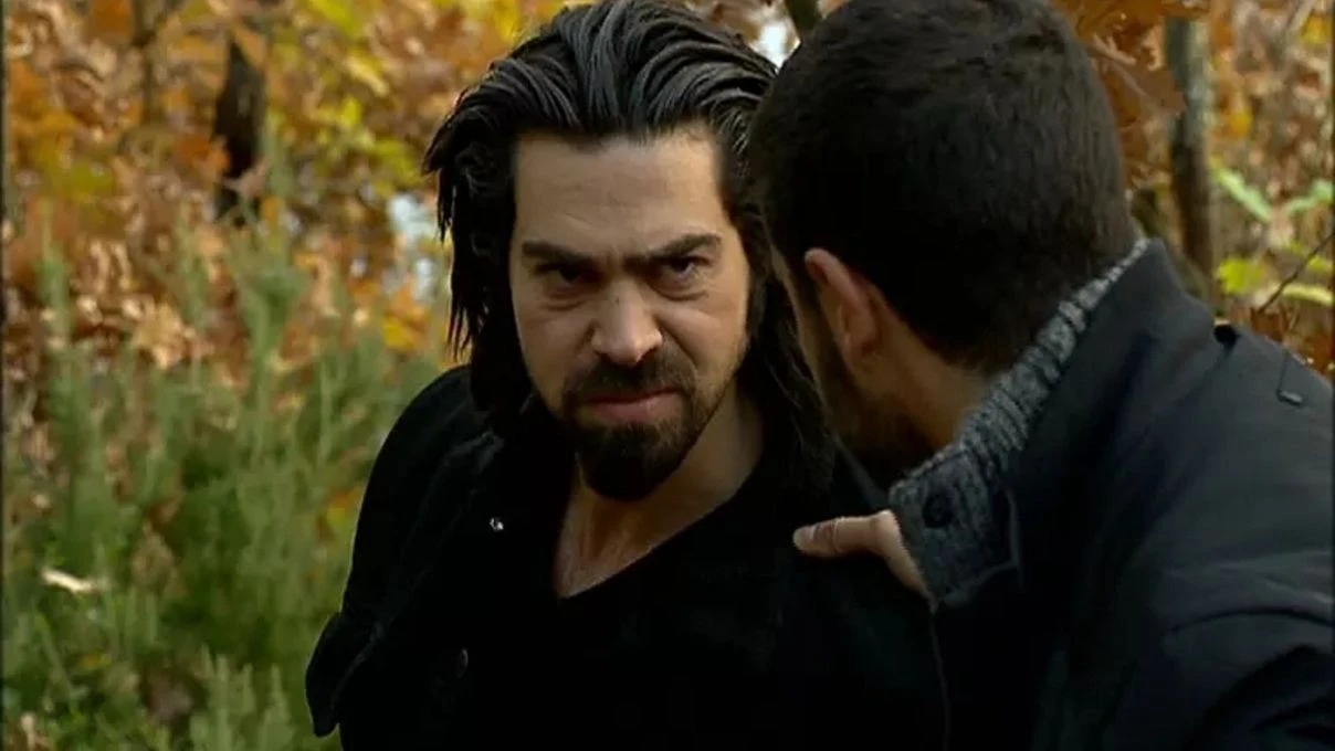 Arka Sokaklar Murat Ateş’e ne oldu? Uğur Pektaş Arka Sokaklara ne zaman veda etti? 7 Arka Sokaklar Murat Ateş’e ne oldu? Uğur Pektaş Arka Sokaklara ne zaman veda etti?