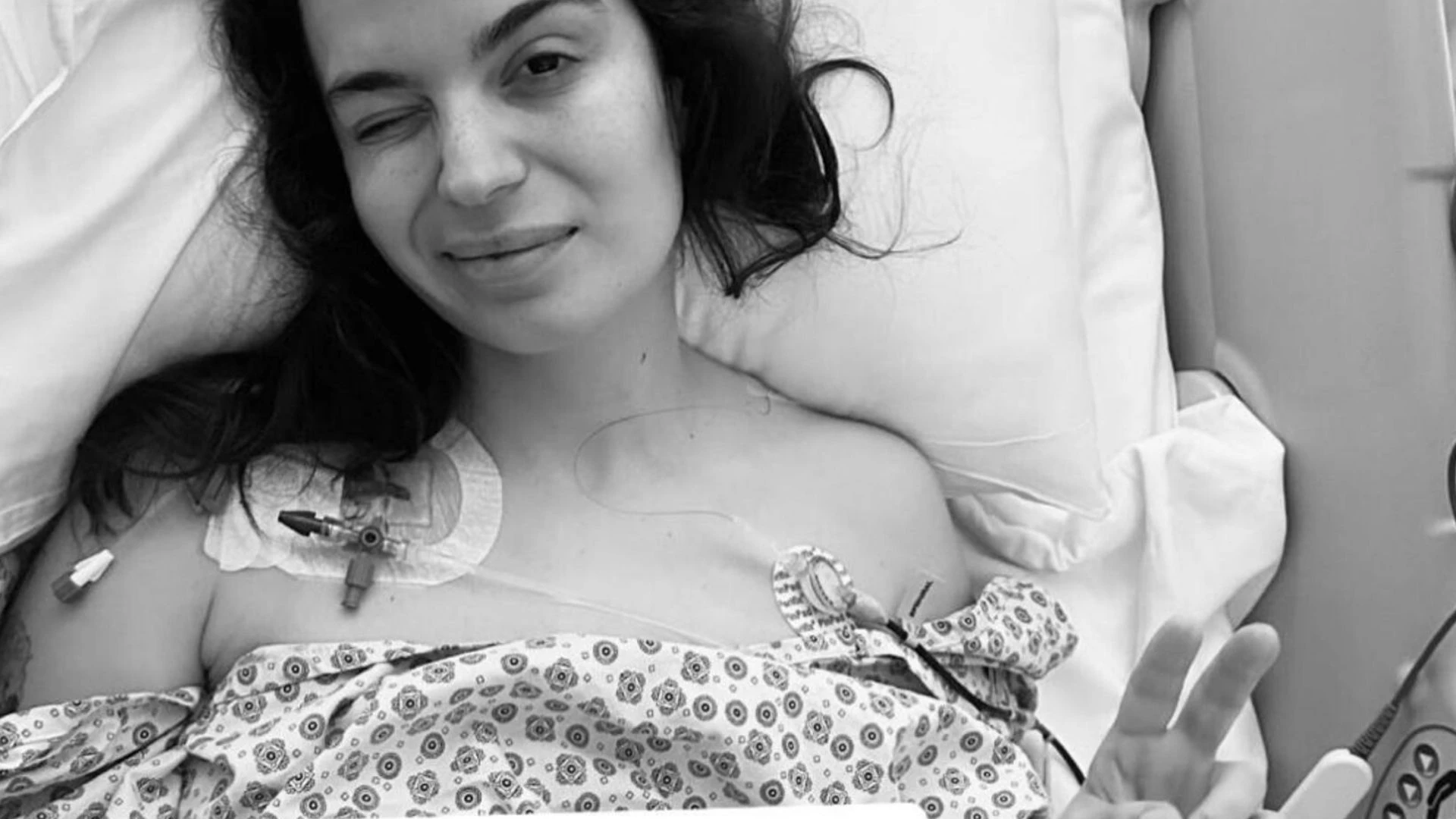 asli bekiroglu 9 saat suren ameliyat gecirdi yasiyorum sukur 1
