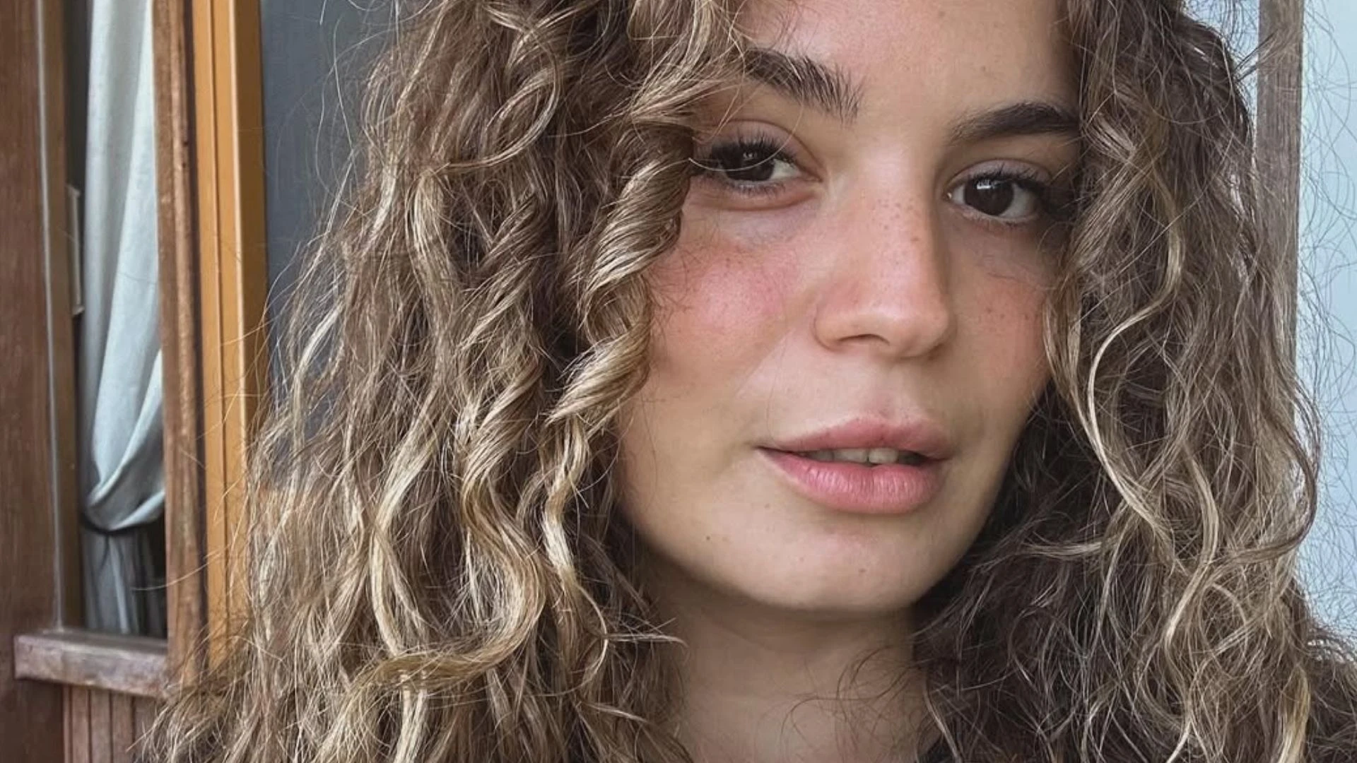asli bekiroglu 9 saat suren ameliyat gecirdi yasiyorum sukur 3