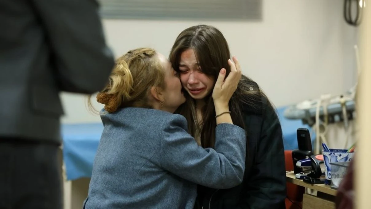 Bahar dizisinde Naz ölüyor mu? Naz Evren’e yalan mı söyledi? 4 Bahar dizisinde Naz ölüyor mu? Naz Evren’e yalan mı söyledi?