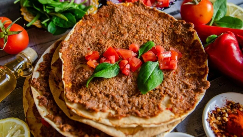 Şanlıurfalıları sinirlendiren balıklı lahmacun! Sosyal medya ayağa kalktı