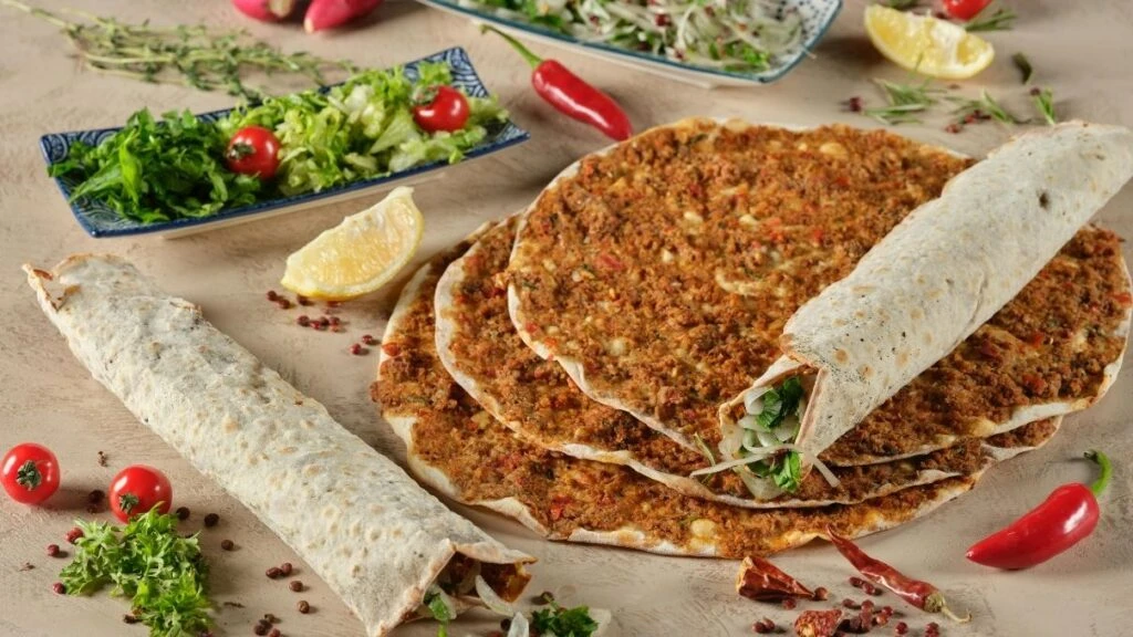 Şanlıurfalıları sinirlendiren balıklı lahmacun! Sosyal medya ayağa kalktı