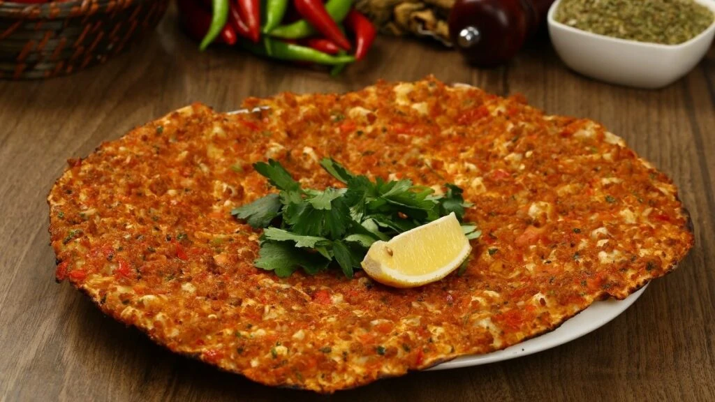 Şanlıurfalıları sinirlendiren balıklı lahmacun! Sosyal medya ayağa kalktı