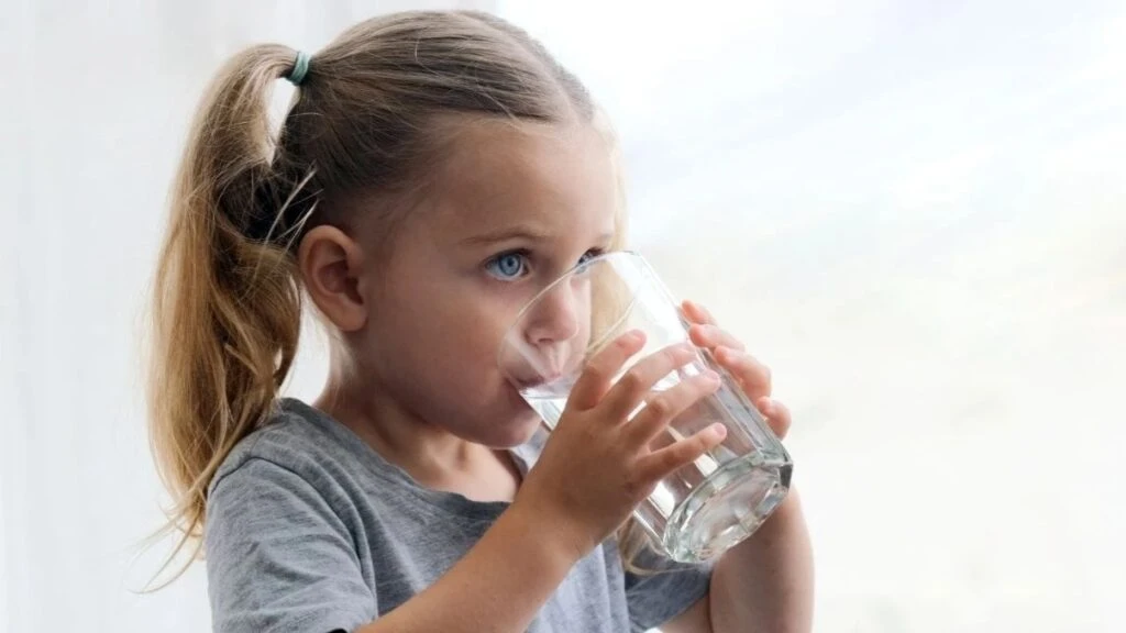 Bebekler soda içebilir mi? Bebeklere iyi gelen soda markaları 2025! 