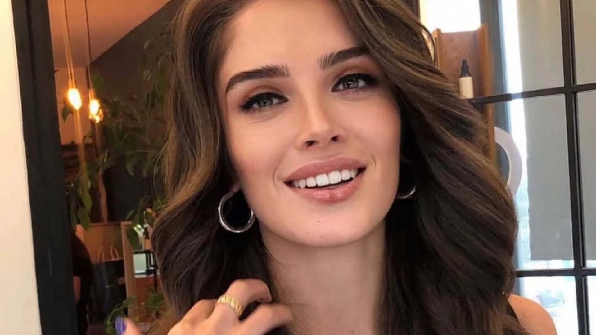 berre ozkan kimdir adile filminin hulya kocyigit i berre ozkan kac yasinda 4