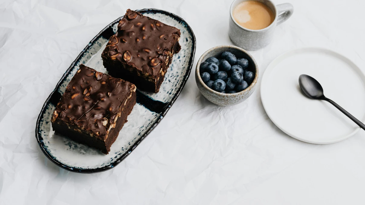 Fincanda 5 dakikada brownie! Fırınsız kolay tarif 5 brownie 1