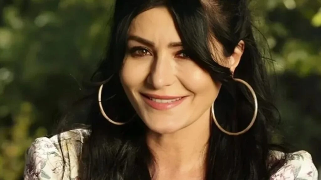 carpinti dizisinin hulya gunes i deniz cakir kimdir deniz cakir kac yasinda ve esi kim 1