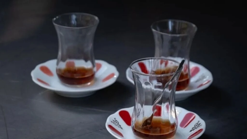 Çay lekelerine son! Kimyasal kullanmadan bardaklarınızı ışıl ışıl yapın