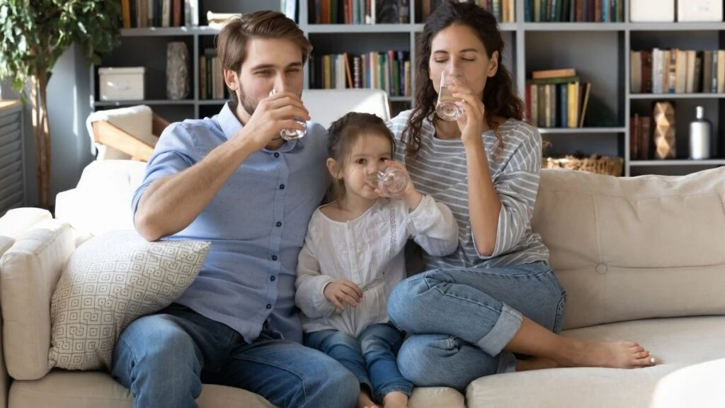 Yanlış duymadınız! 1 yaş üstü çocuklara maden suyu içirin