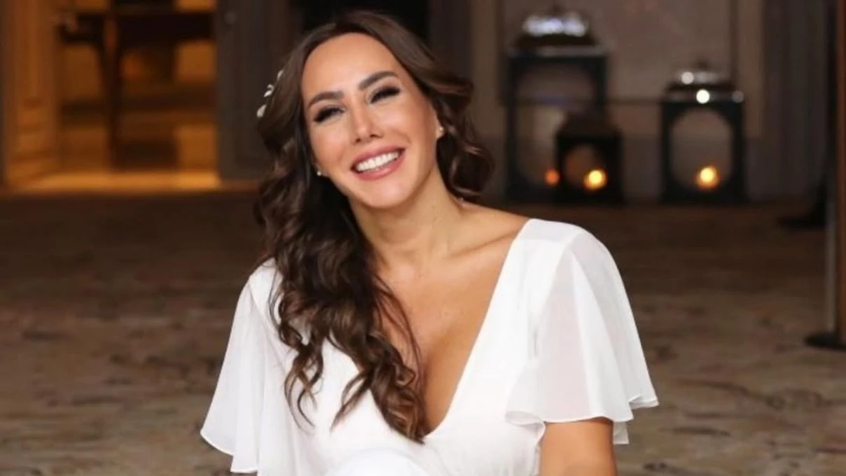Asena, uzun bir aranın ardından sahnelere geri dönmüştü! İmalı paylaşımı olay oldu