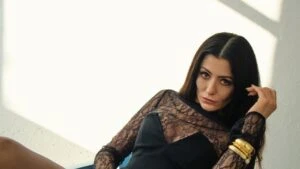 deniz cakir carpinti dizisinde hulya karakterini oynaaycak