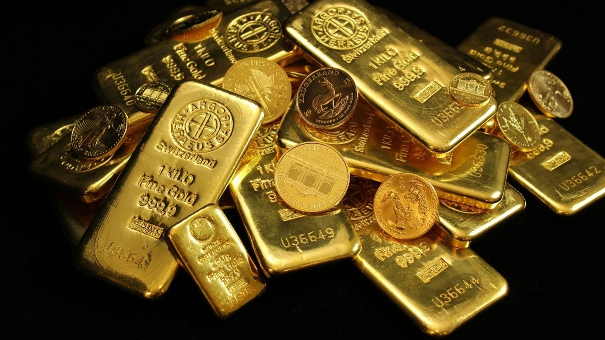 Kadınların en çok merak ettiği: Döviz ve altın birikimi nasıl yapılır? 