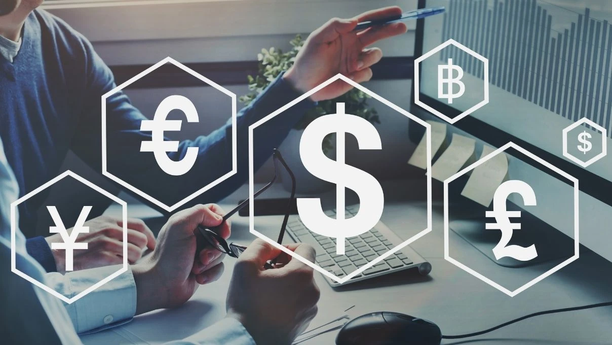 Kadınların en çok merak ettiği: Döviz ve altın birikimi nasıl yapılır? 