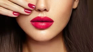 Dudak kenarındaki yağ bezelerini bitiren maske! Dudak rengini bile değiştiriyor