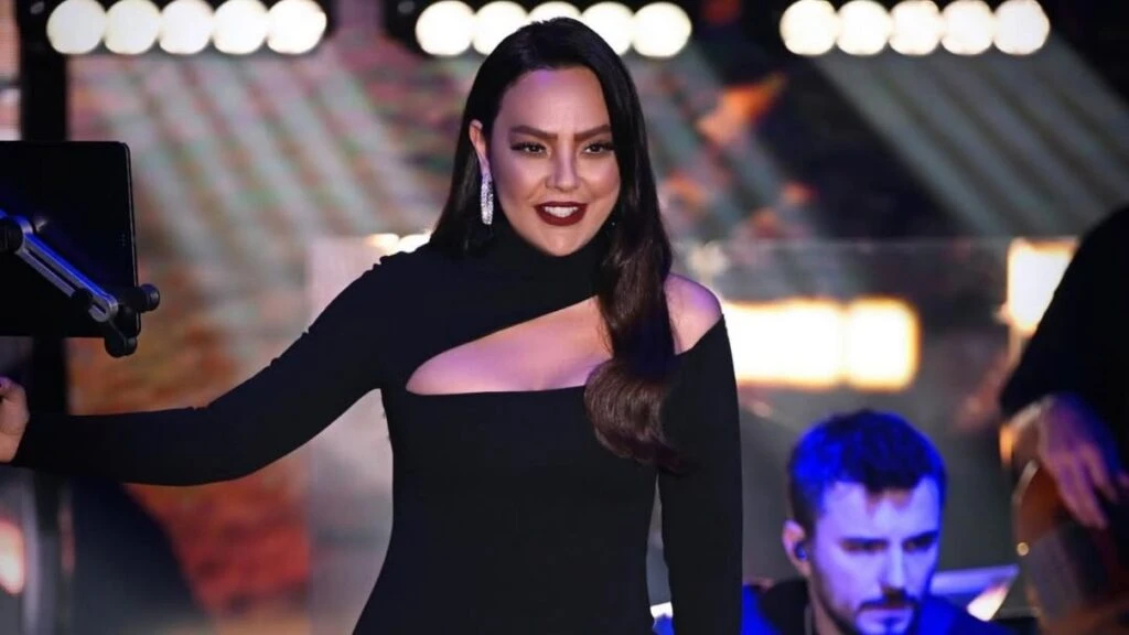 Ebu Gündeş’in sır gibi sakladığı kız kardeşi ortaya çıktı! Benzerlikleri şok etti