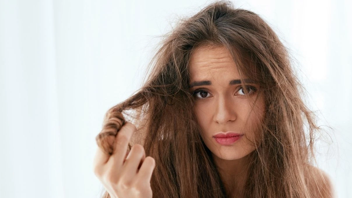 Kışın elektriklenen saçlar için en etkili ev yapımı bakım maskesi! 