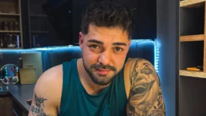enes yemekteyiz