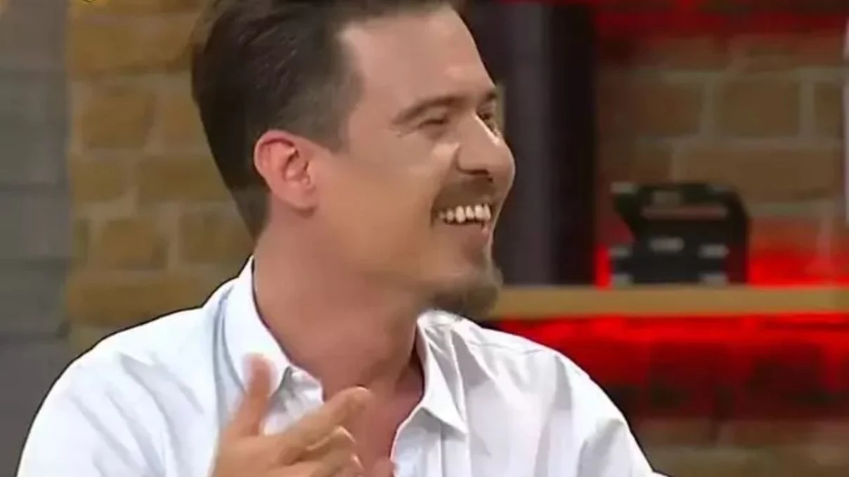 erdem kinaydan sarkici simgeye gonderme