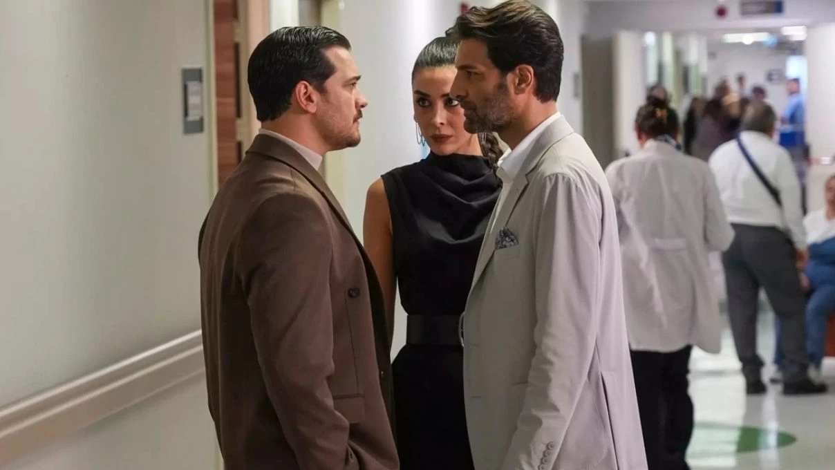 Çağatay Ulusoy Eşref Rüya'dan ayrılıyor mu? 