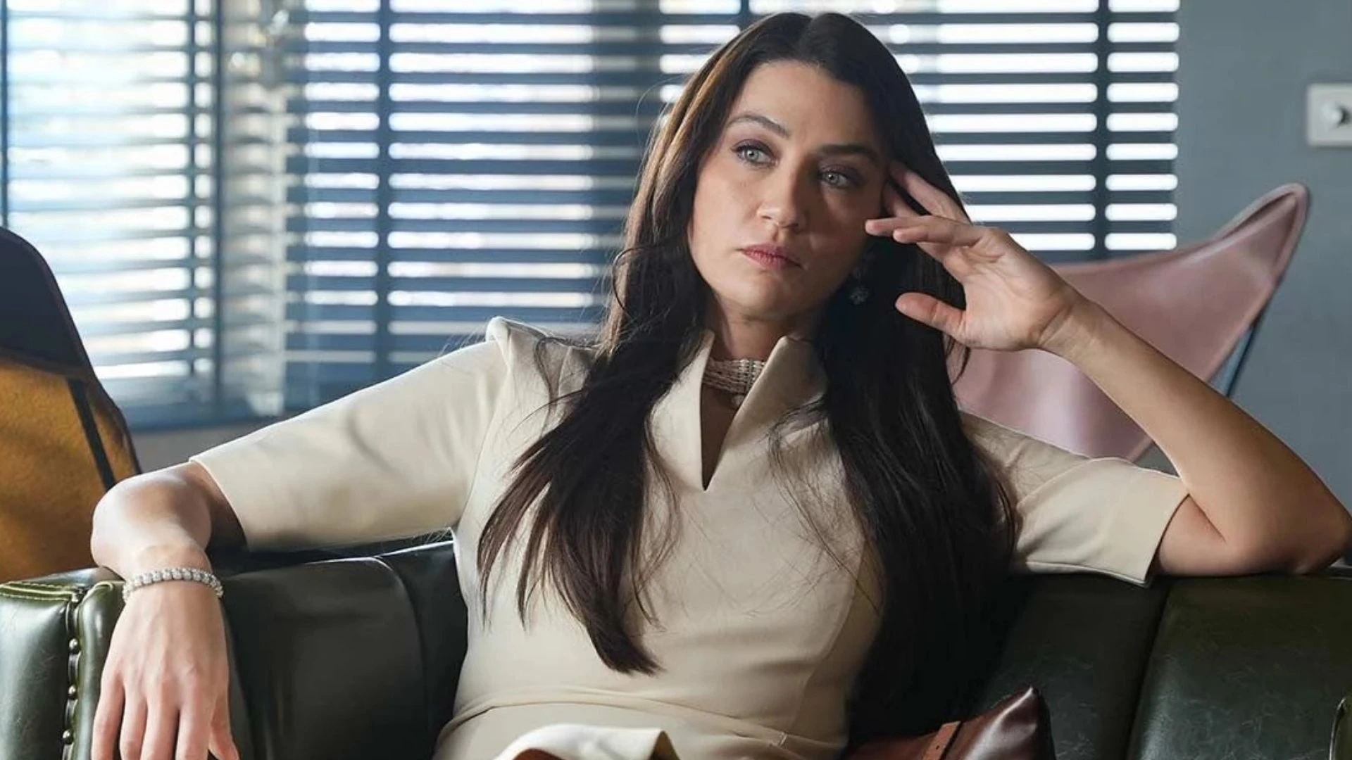 esref ruya irmak kimdir ceren benderlioglu kac yasinda esi kim 3