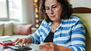 Ev hanımlarına sigorta ne zaman başlıyor? Ev hanımları maaş mı alacak? 5 ev hanimlarina mujde emeklilik icin kollari sivadilar 4f55ac