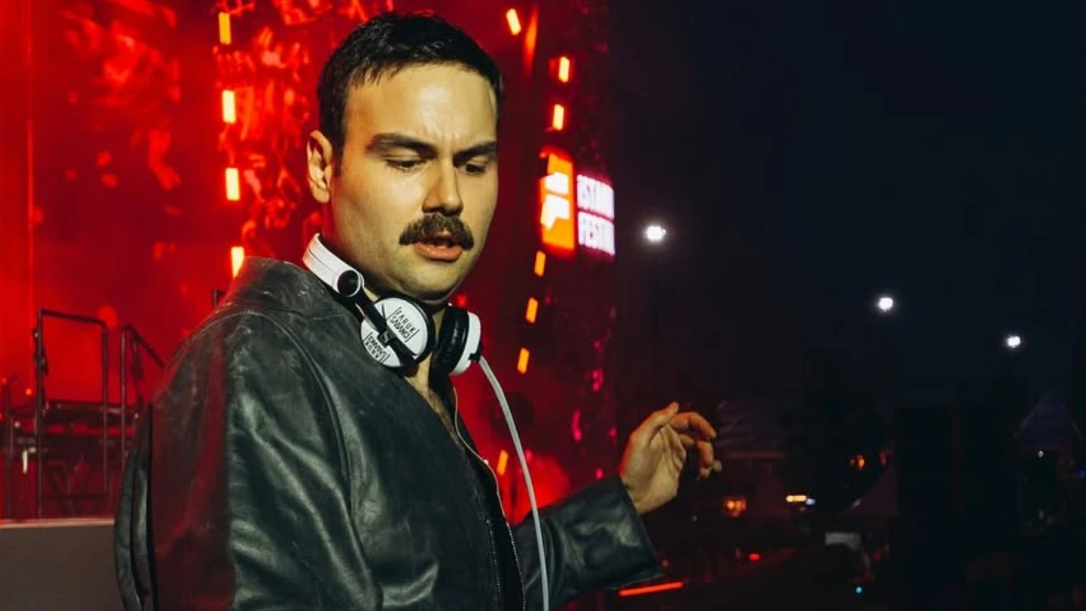 Faruk Sabancı bir haftada iki ödül birden aldı! Yılın En İyi DJ'i 4 faruk sabanci 1