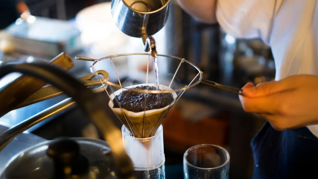 Yıllardır yanlış biliyoruz! Filtre kahve aç karnına içilmez