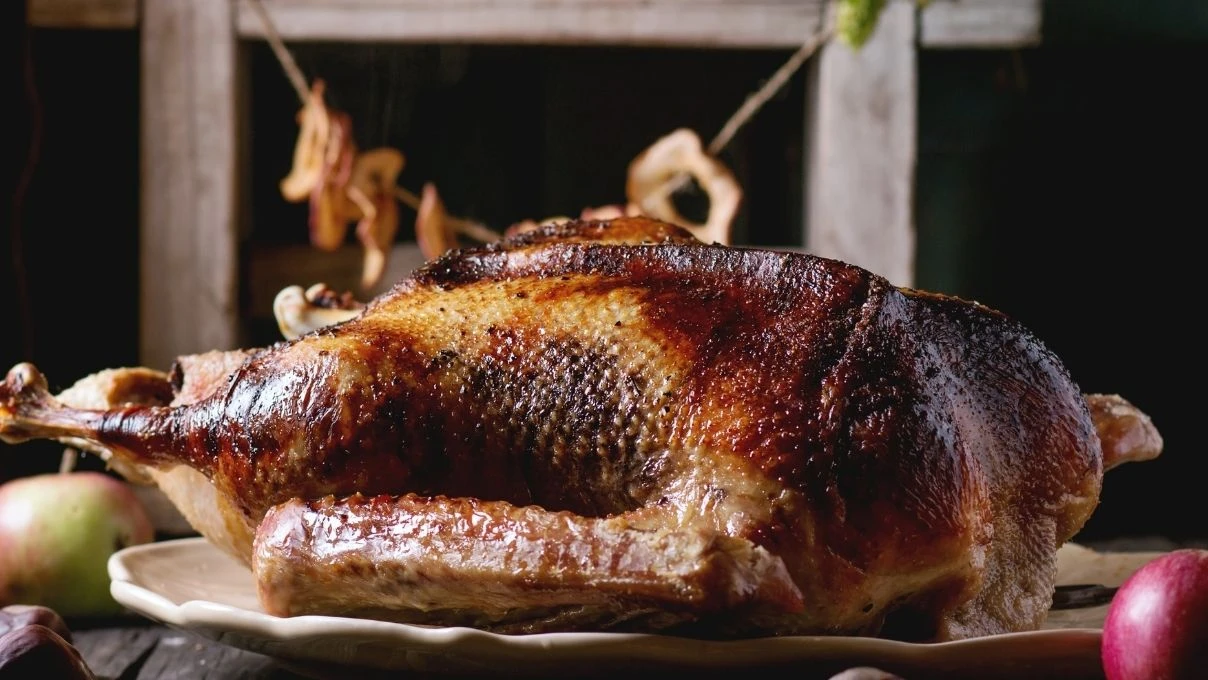 Fırında kaz nasıl yapılır? Çıtır deri + sulu et sırrı!