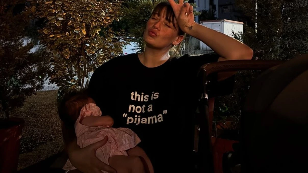 Gizem Karaca kızının yüzünü gösterdi! Ünlü ismin kızı babasına benzetildi