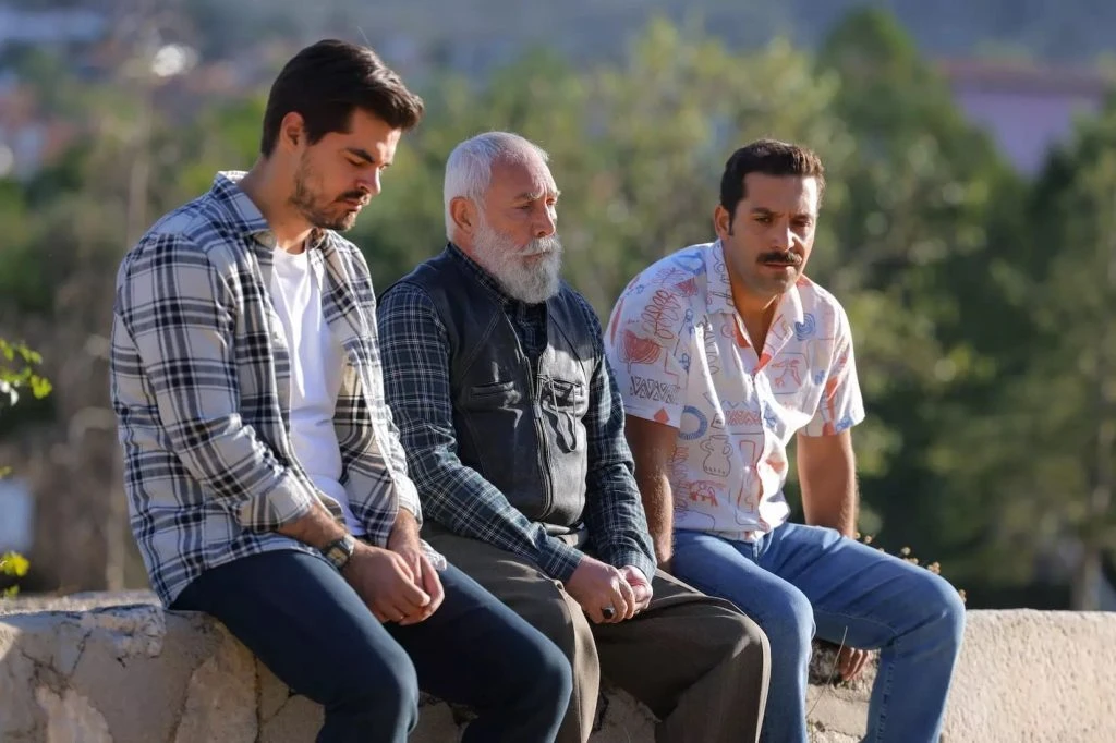 Bugün televizyonda hangi diziler var? 1 Kasım 2025 Cumartesi yayın akışı 4 gonul dagi 107 bolumde amcaogullari veyselin yaninda durdu taner selmayi cok kiskandi 32029 1024x682 1