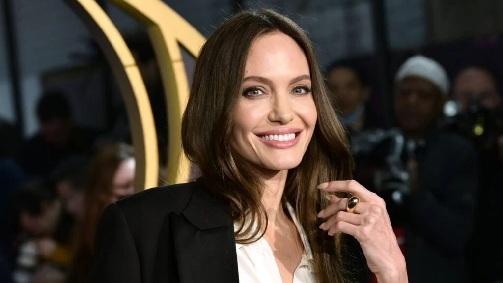 Angelina Jolie köy hayatına bir adım daha yaklaştı! Başarılı oyuncunun doğaya dönüş planı