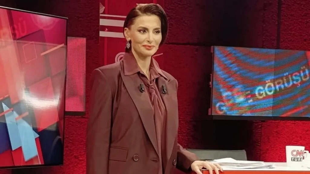Hande Fırat kiminle evli kaç yaşında? Hande Fırat kaç dil biliyor?