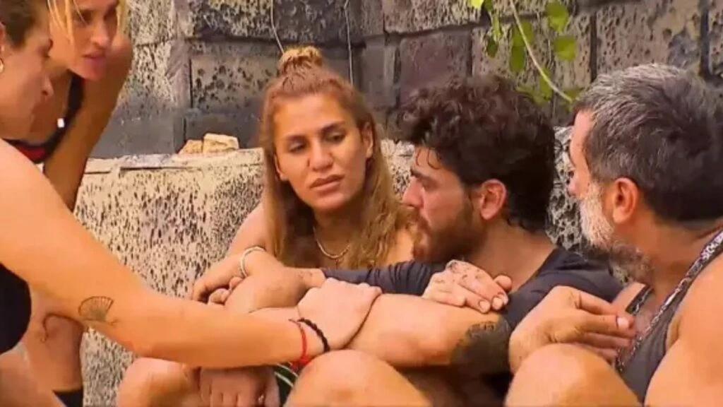 Survivor Poyraz’ın vedası Murat Özarı’yı derinden üzdü! Gözyaşları içinde yazdığı şiiri okudu