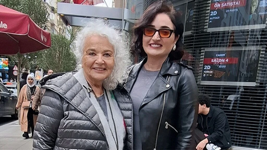Fadik Sevin Atasoy ile Emel Göksu aynı projede rol alacak! Anne-kız birlikte sahne alacak