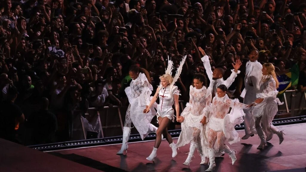 Lady Gaga fırtınası Rio’yu sardı! Ücretsiz konserde tarihi rekor kırıldı