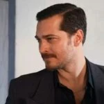 Çağatay Ulusoy kameralardan kaçtı! Gecenin yıldızı gündem oldu