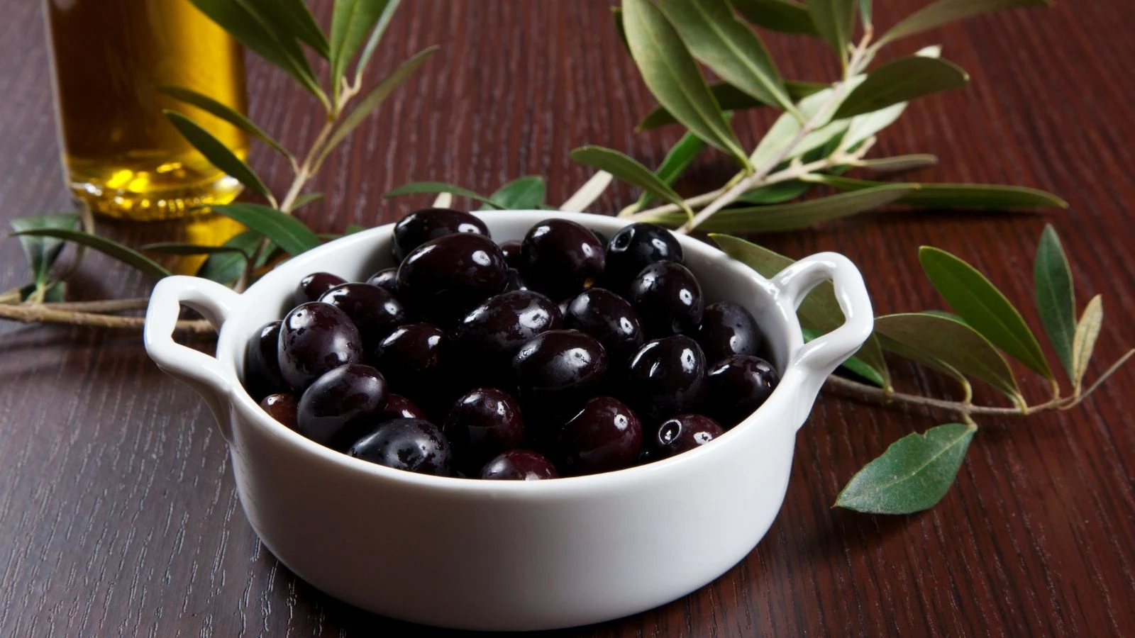 Zeytin çekirdeklerini sakın yutmayın! Zehirden daha kötü