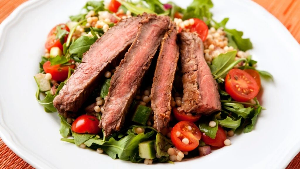 Canan Karatay’dan ters köşe eden diyet! Salata değil et ye