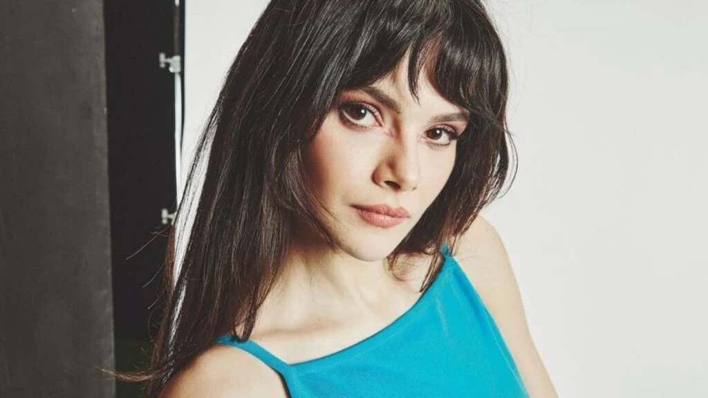 Sinem Ünsal Cannes Film Festivali'ne gidiyor!
