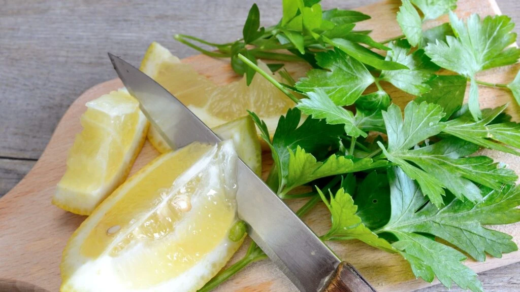 Bu karışımı içen 3 günde 2 kilo verdi! Diyetisyenler onayladı