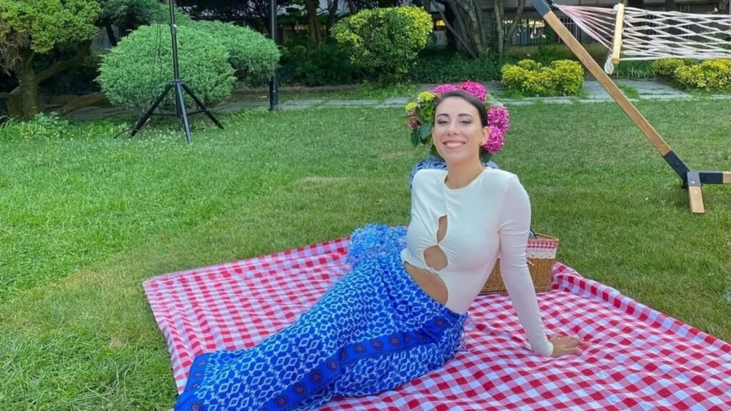 Çift Kişilik Oda dizisinin Melike’si Hivda Zizan Alp kimdir? Oyuncunun yaşı ve kariyeri araştırılıyor