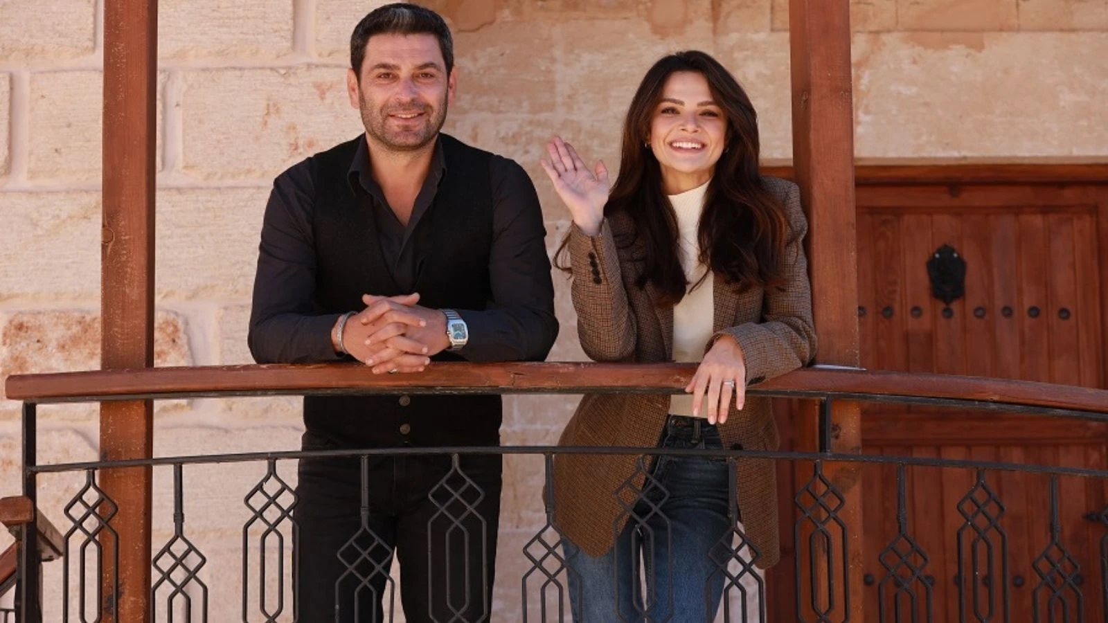 Ekranlarda Uzak Şehir rüzgârı! Adını altın harflerle yazdırdı 7 Ekranlarda Uzak Şehir rüzgârı! Adını altın harflerle yazdırdı