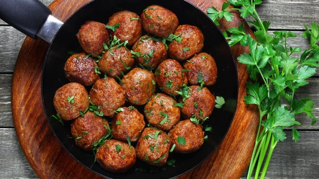 Kurban etiyle yapılan köfte! Şefler bile nereden buldun