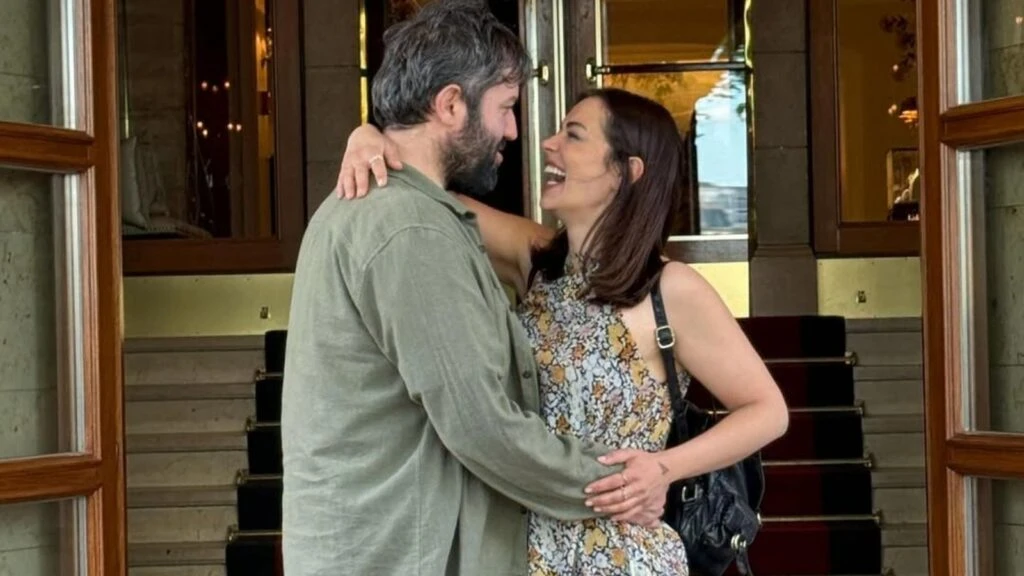 İpek Karapınar ve Ali Balcı nişanlandı! Ünlü isimler sade bir tören yaptı