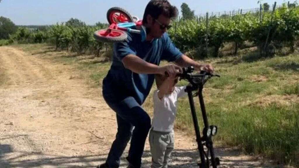 Kıvanç Tatlıtuğ ile oğlu Kurt Efe’nin keyifli anları!  Başak Dizer sosyal medyasından paylaştı
